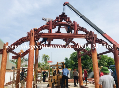 Công trình nhà gỗ 5 gian Vòng Xoay cổng 11